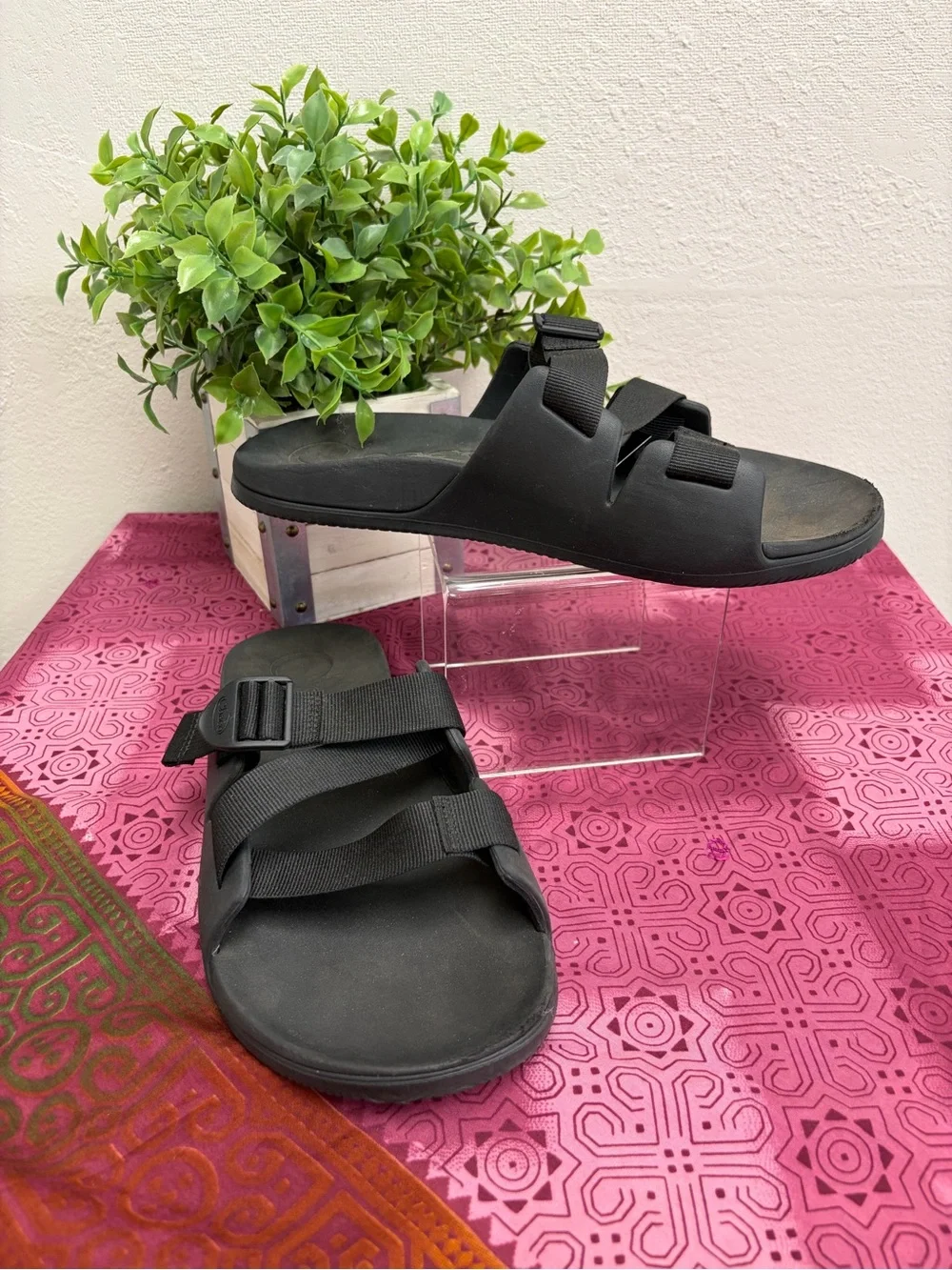N/A comfortable black